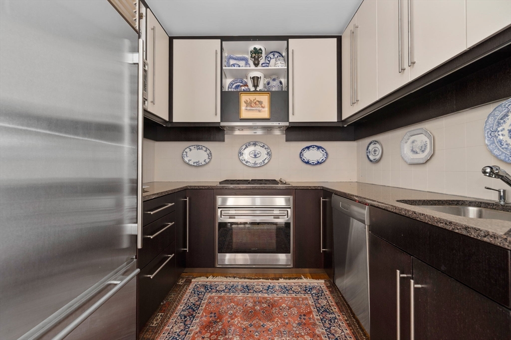 500 Atlantic Ave # 14E