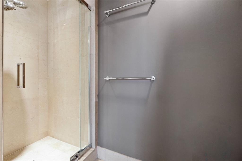 500 Atlantic Ave # 14E