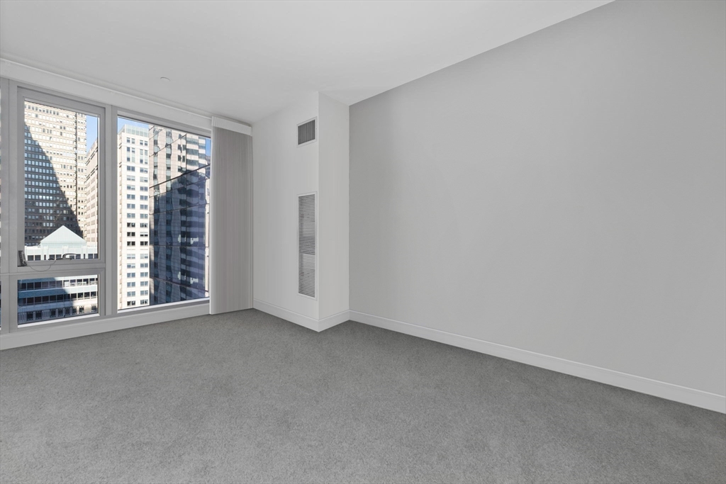 500 Atlantic Ave # 14E