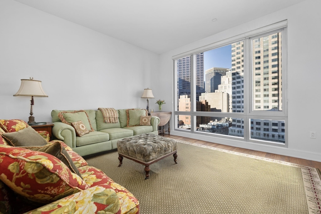 500 Atlantic Ave # 14E