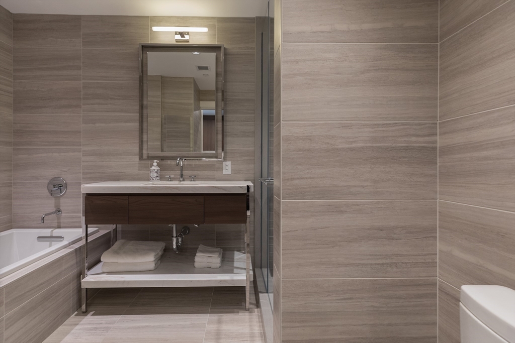 40 Trinity Pl # 1602