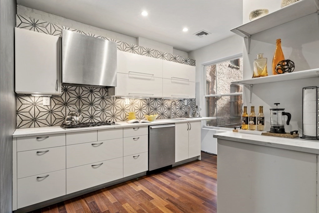 1692 Washington # 2