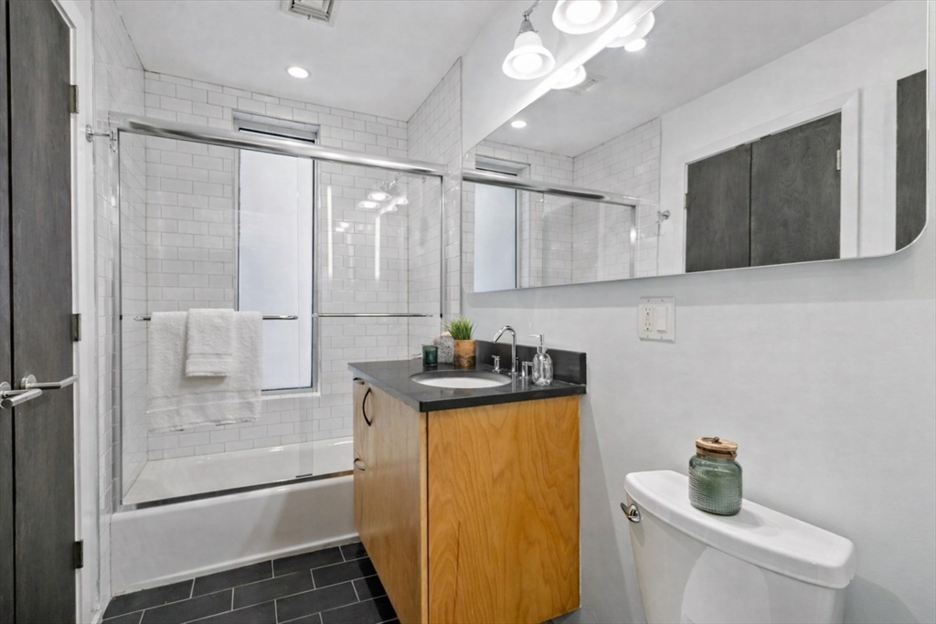 1692 Washington # 2