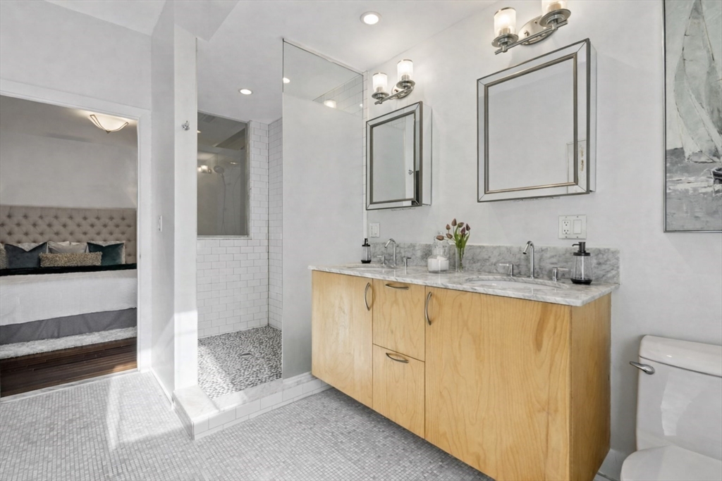 1692 Washington # 2