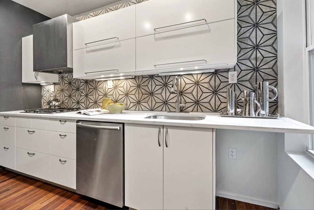 1692 Washington # 2