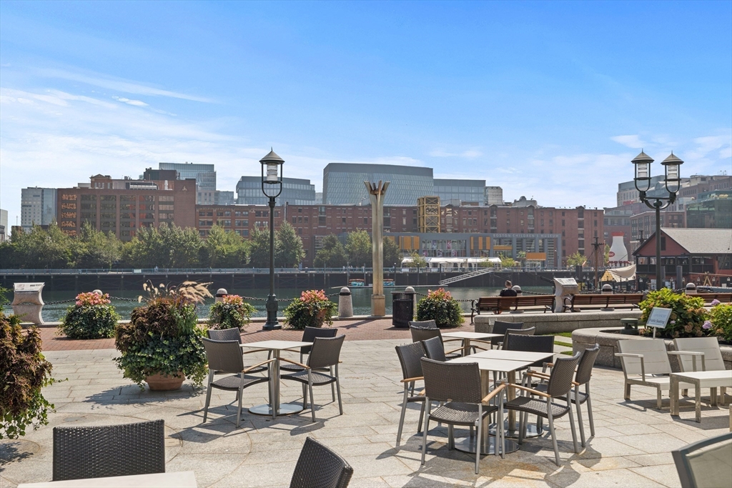 500 Atlantic Ave # 14E