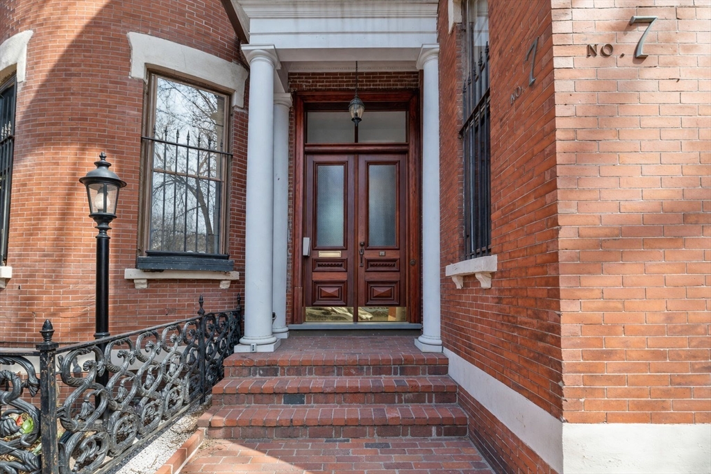 7 Upton St # 1