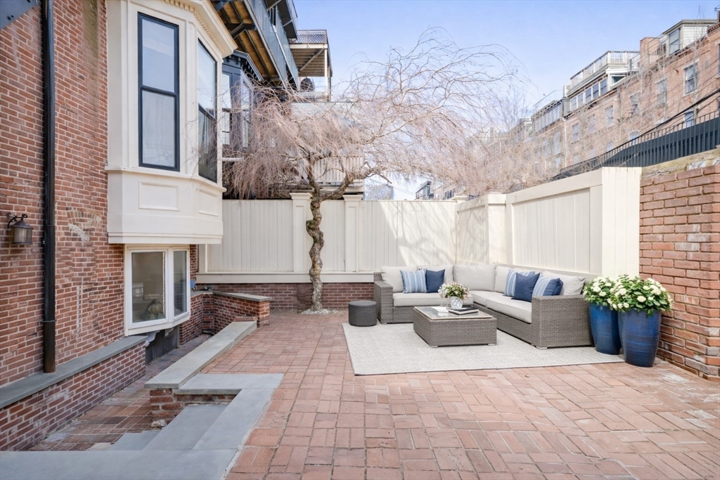 7 Upton St # 1