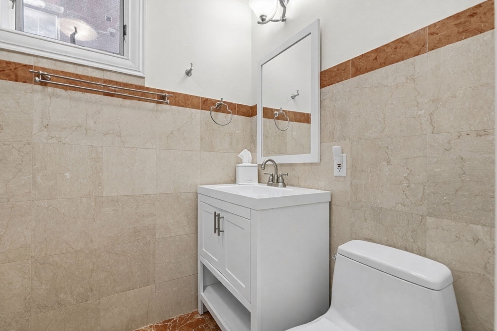 7 Upton St # 1