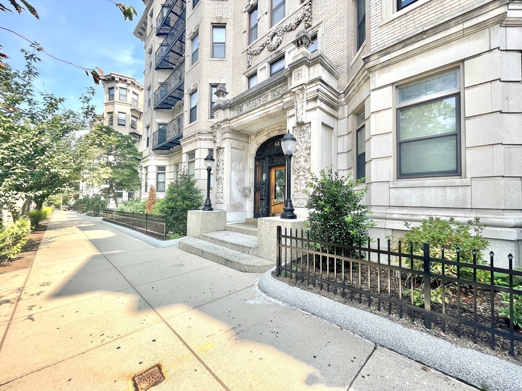 64 Charlesgate E # 88