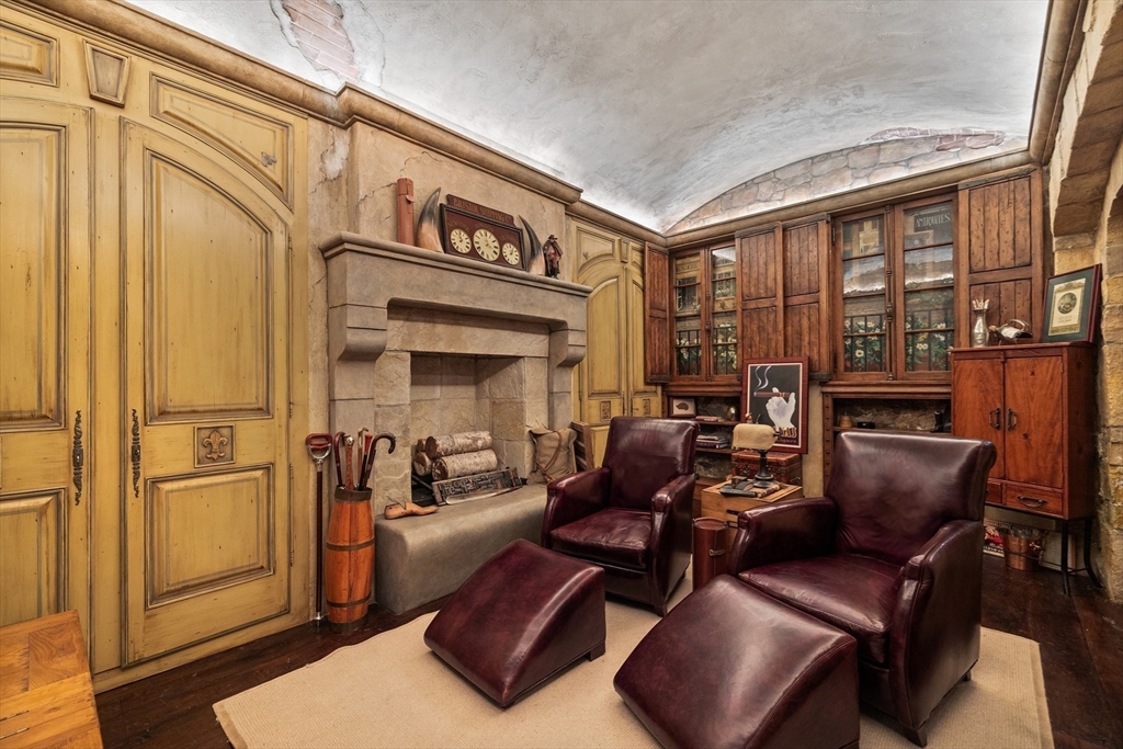 359 Beacon St # 2
