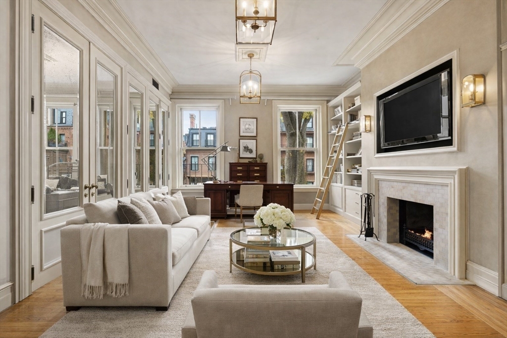 359 Beacon St # 2