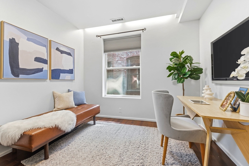 1692 Washington # 2