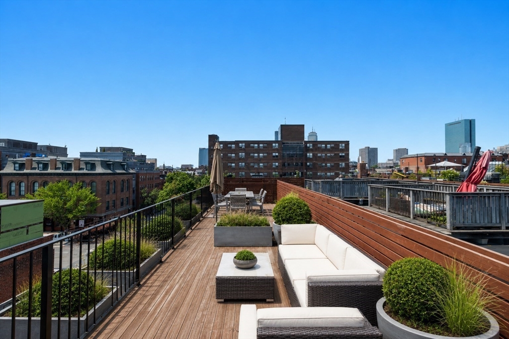 1692 Washington # 2