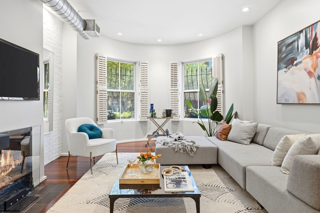 1692 Washington # 2