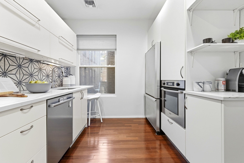 1692 Washington # 2
