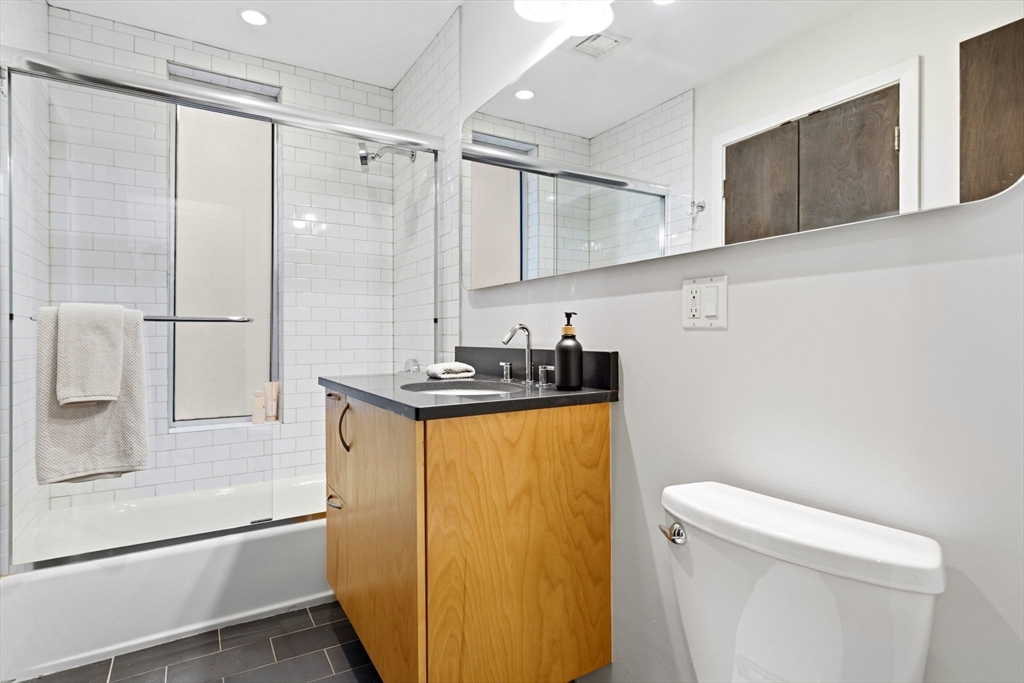 1692 Washington # 2