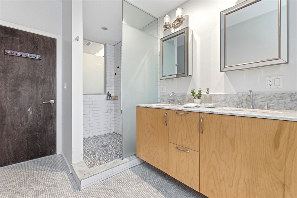 1692 Washington # 2