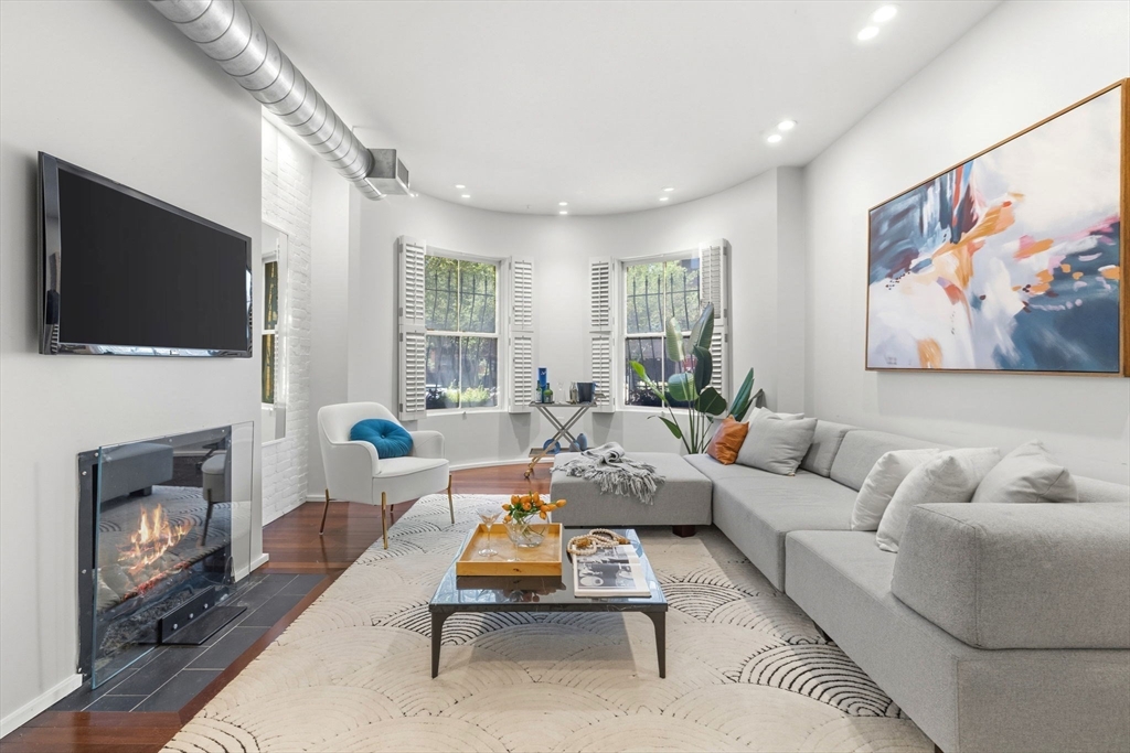 1692 Washington # 2
