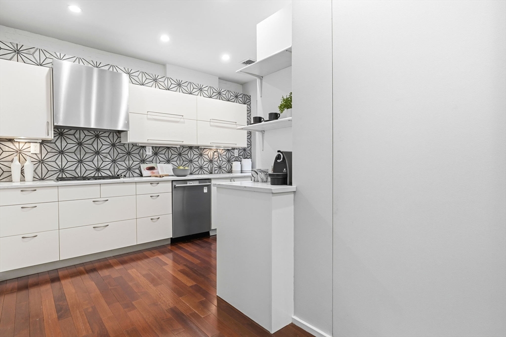 1692 Washington # 2