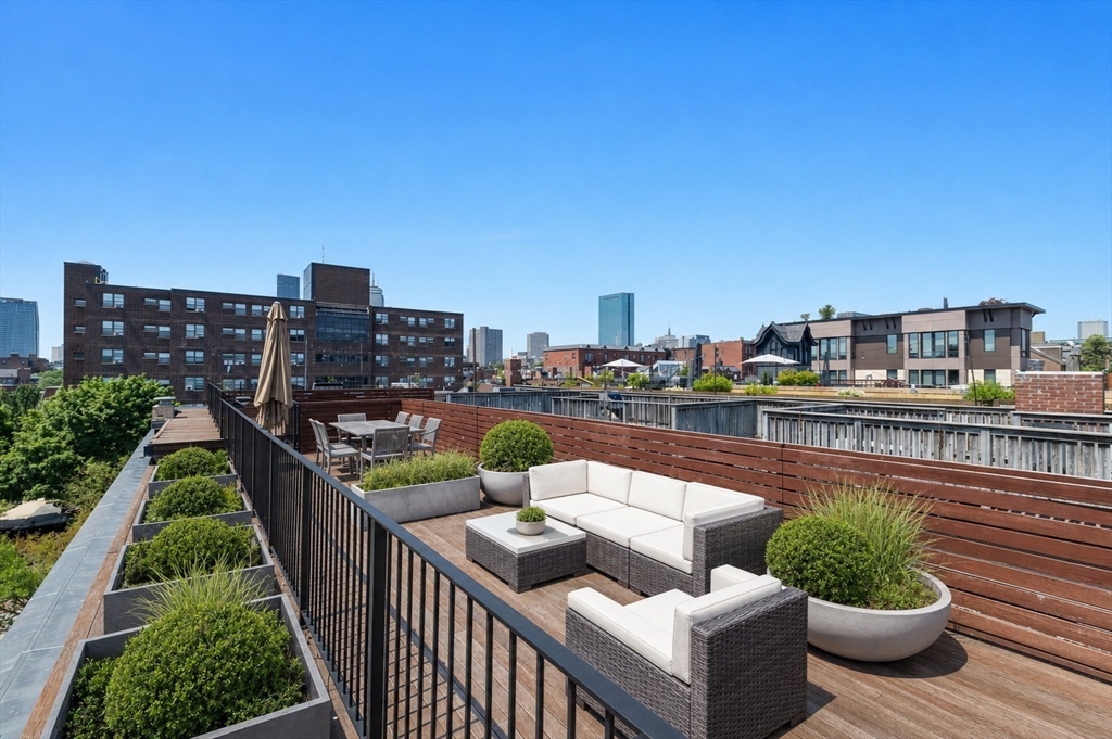 1692 Washington # 2