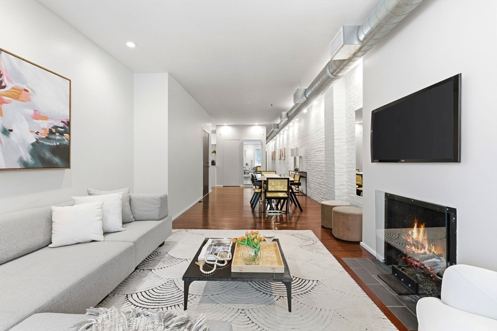 1692 Washington # 2