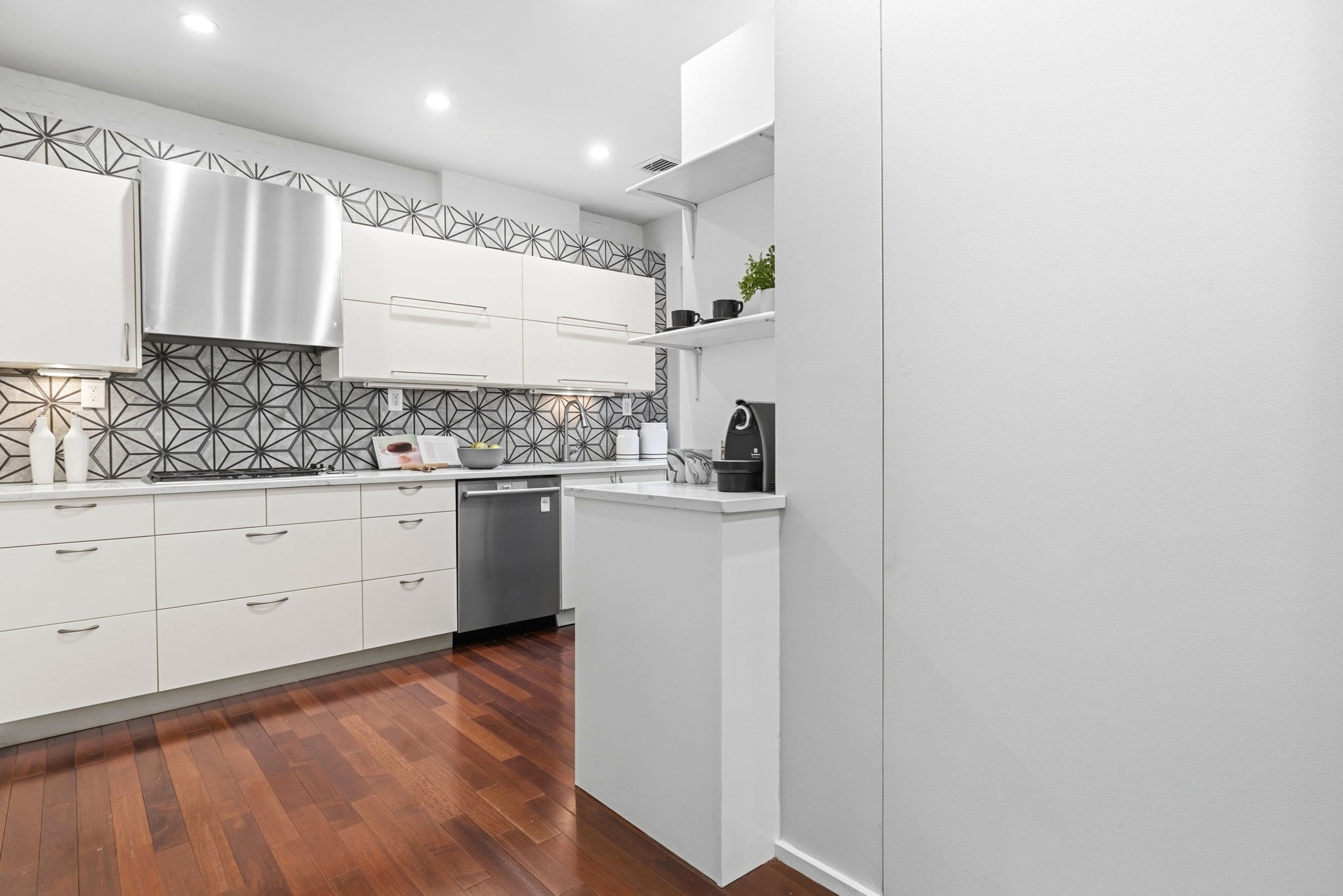 1692 Washington # 2