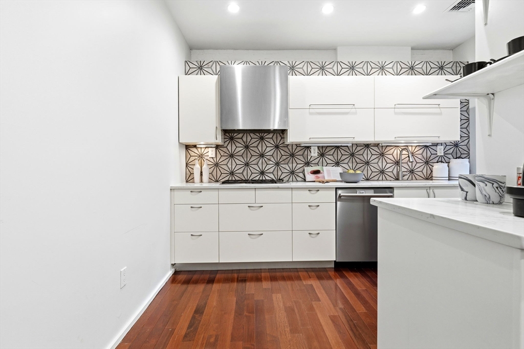 1692 Washington # 2