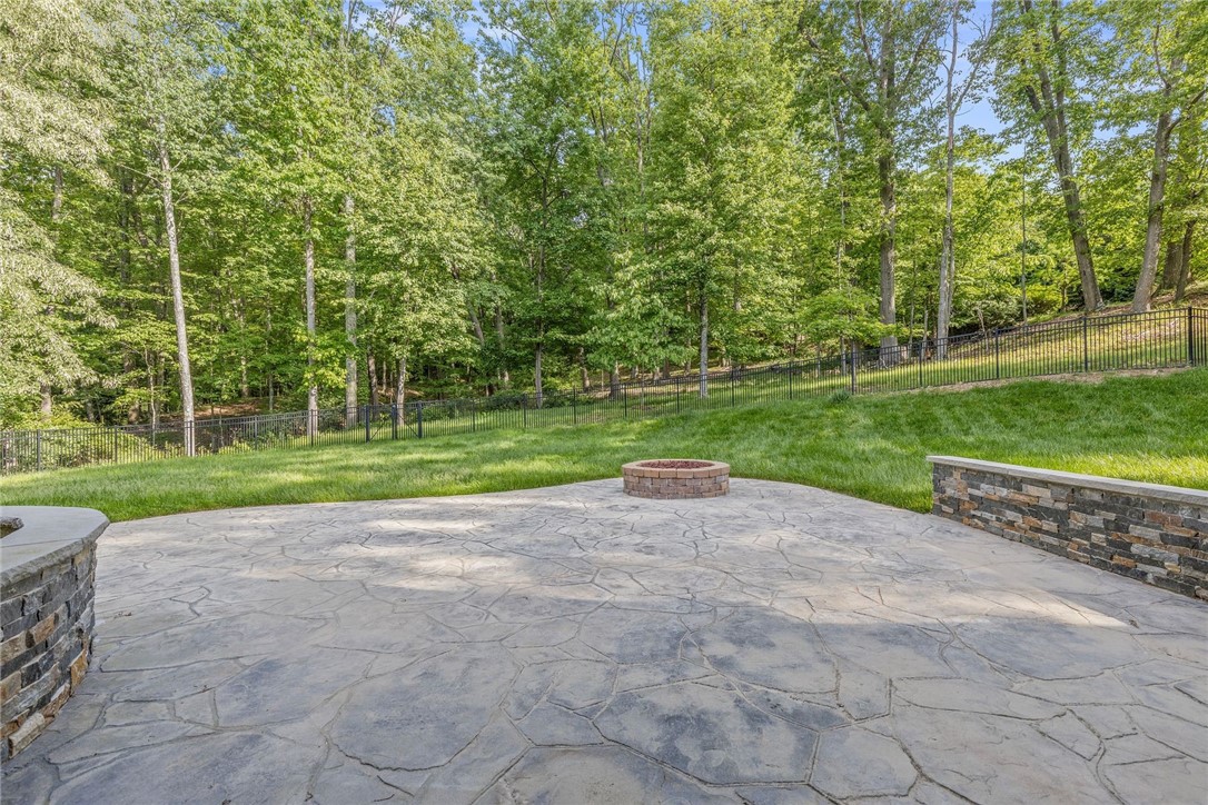 572 Macleod Drive