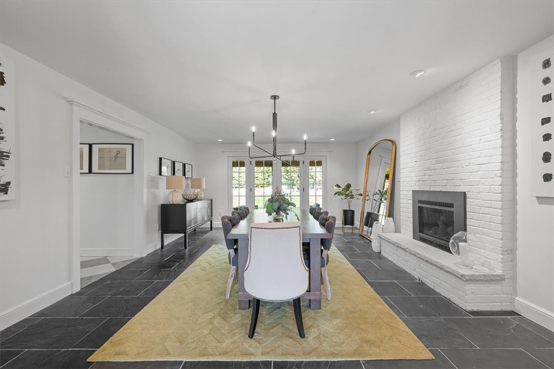 1811 S Villa Drive