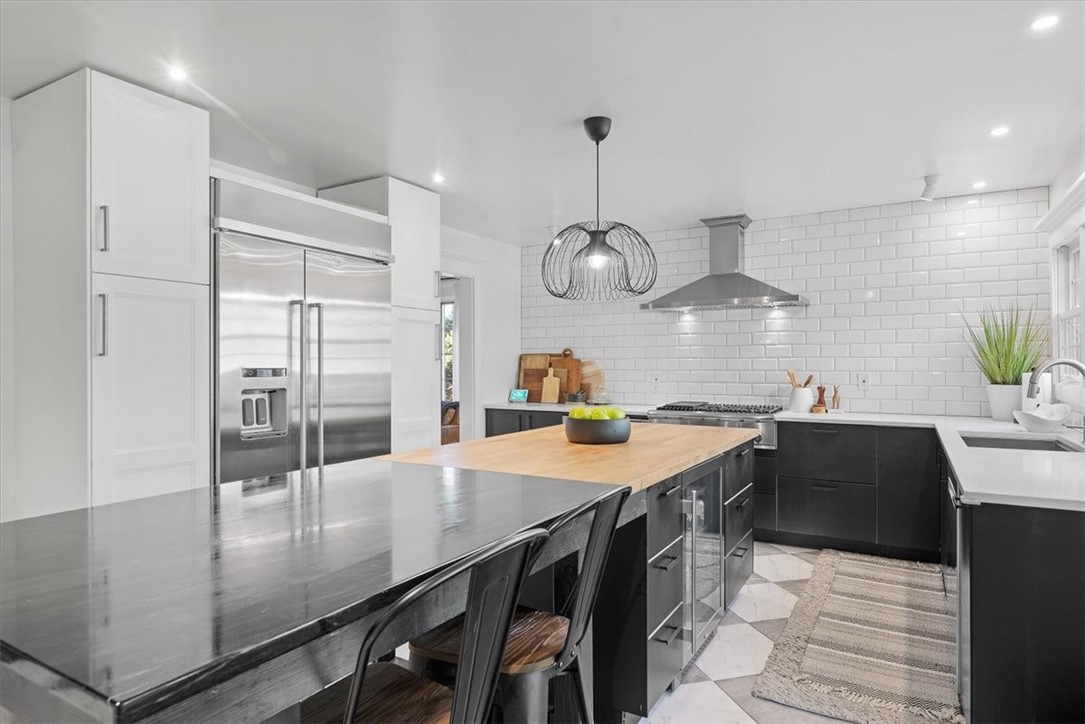 1811 S Villa Drive