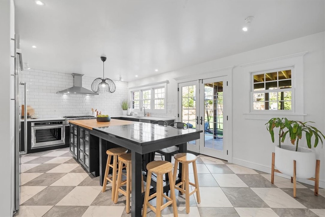 1811 S Villa Drive