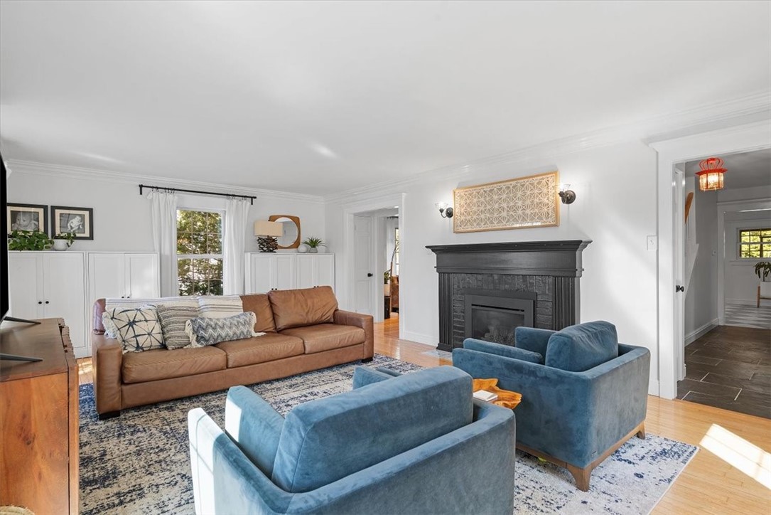 1811 S Villa Drive
