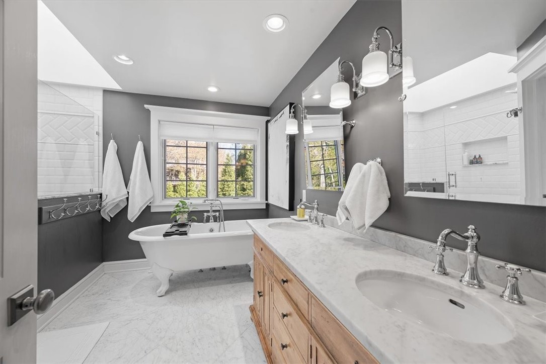 1811 S Villa Drive