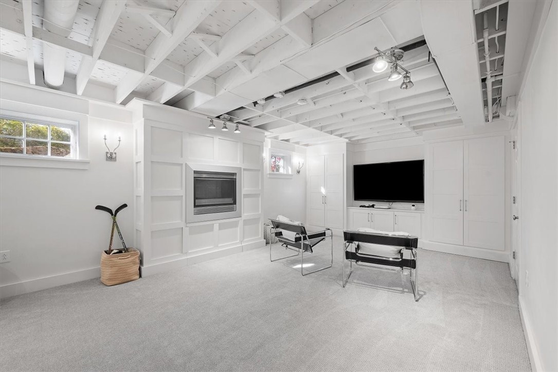 1811 S Villa Drive