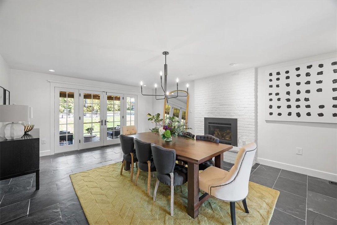1811 S Villa Drive