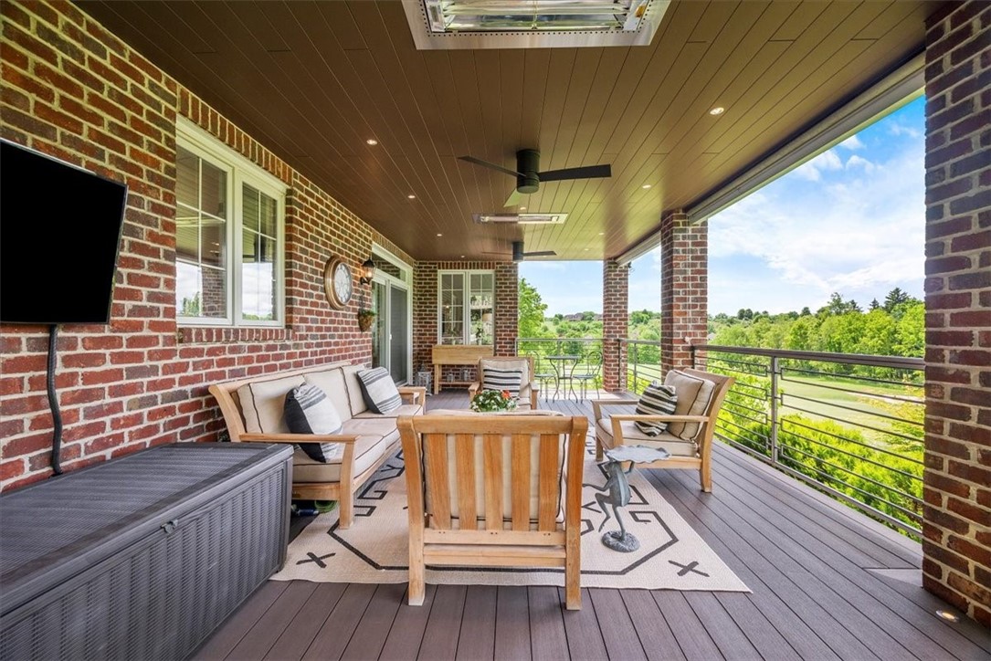 210 Chesapeake Dr