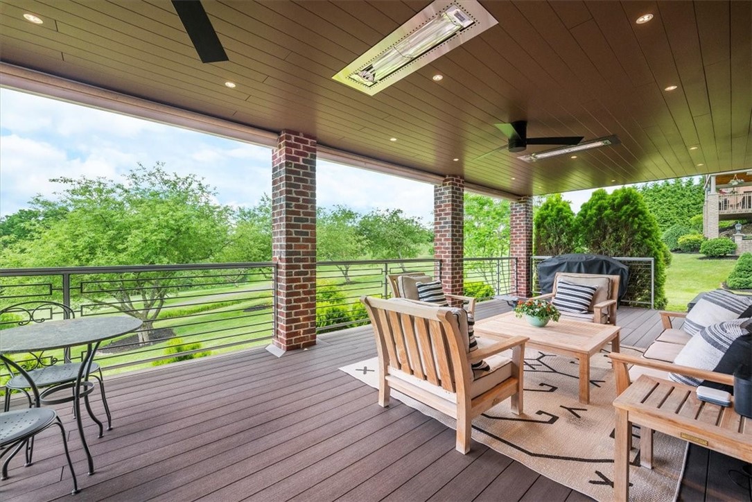 210 Chesapeake Dr