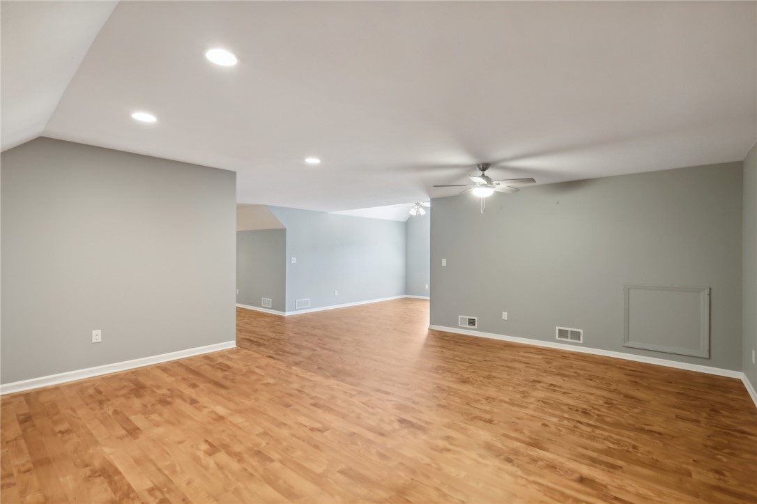 550 MacLeod Drive