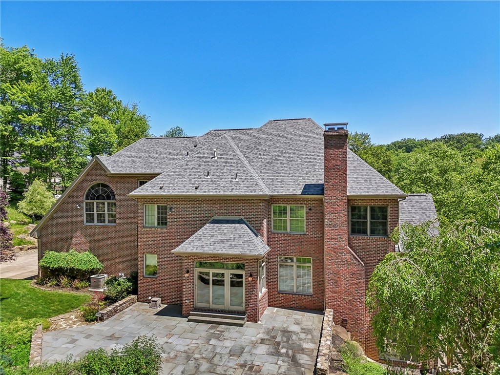 550 MacLeod Drive