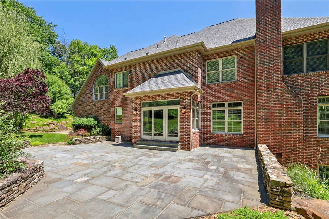 550 MacLeod Drive