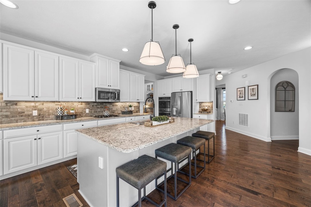 1100 Blackthorne Drive