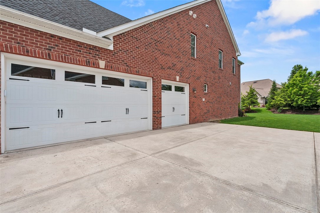 2790 Blackstone Dr