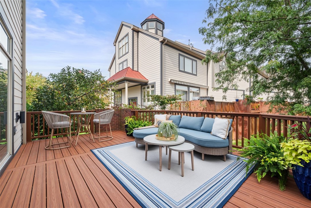 7 Waterside Place