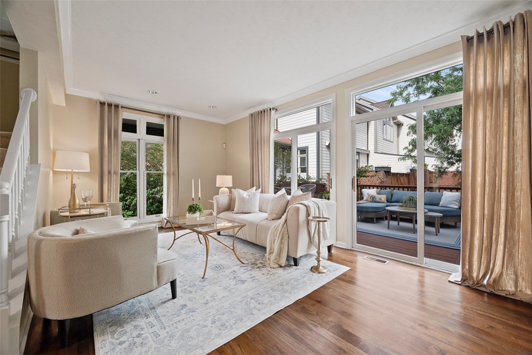 7 Waterside Place