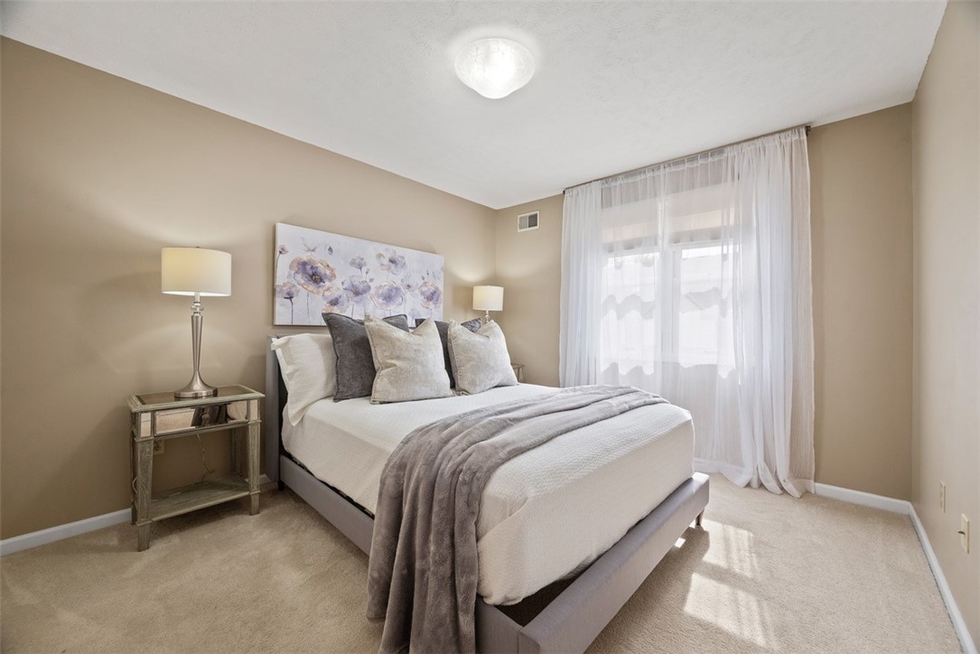 7 Waterside Place