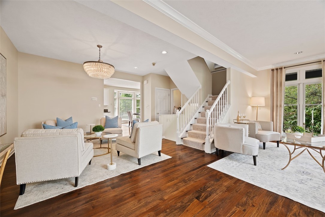 7 Waterside Place