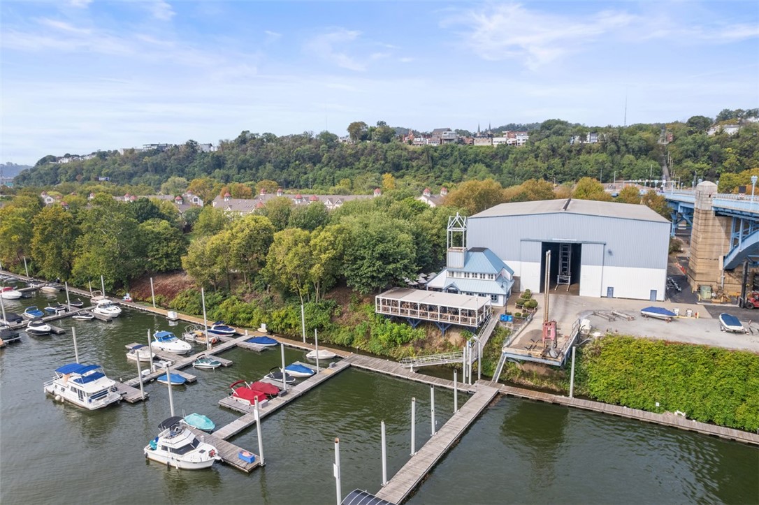 7 Waterside Place