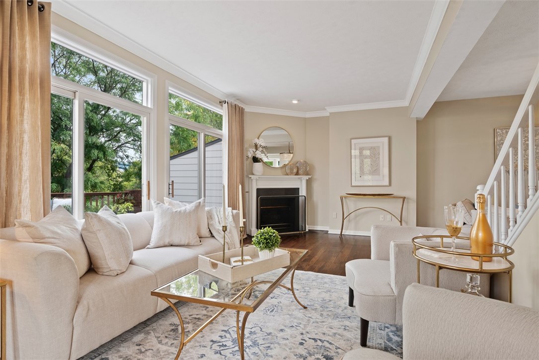 7 Waterside Place