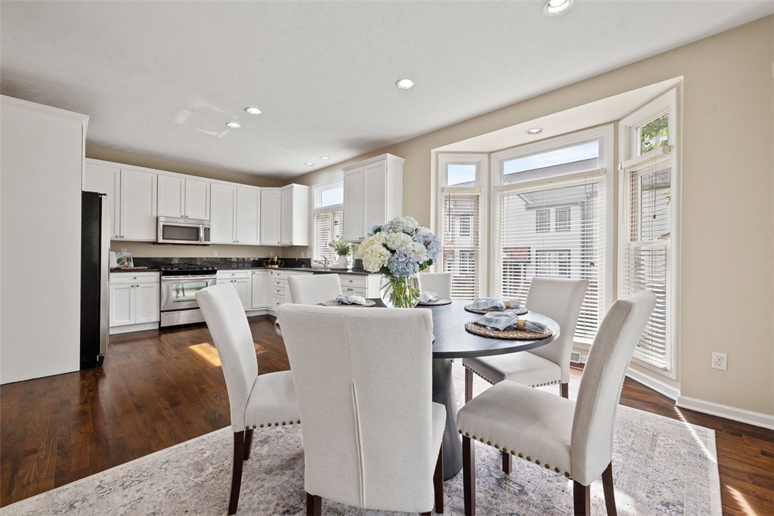 7 Waterside Place